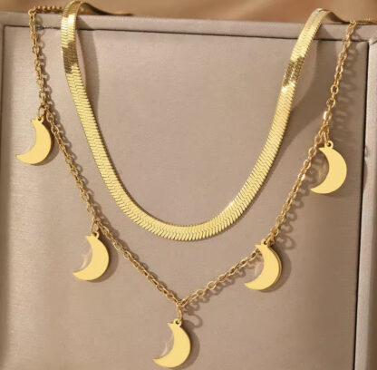 collier original avec lune