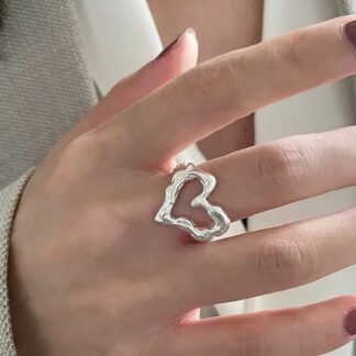 bague en argent en forme de coeur