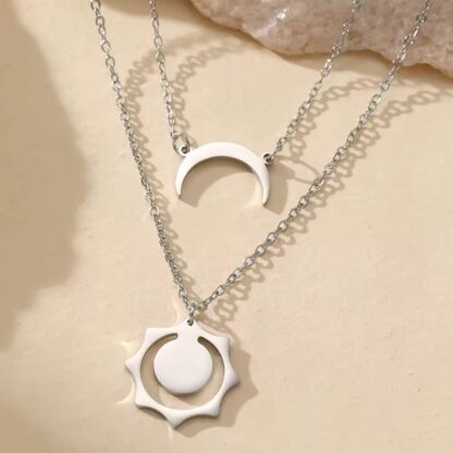 collier multirangs demi lune