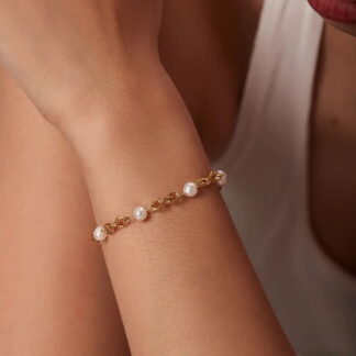 bracelet pour femme tendance avec perles blanches