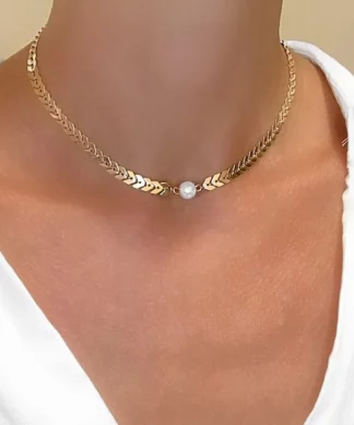 collier ras du cou tendance 2024 pour femme