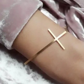 bracelet croix femme tendance 2024