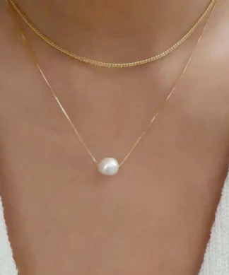 collier perle tendance 2024 compose de deux chaines avec perle synthetique