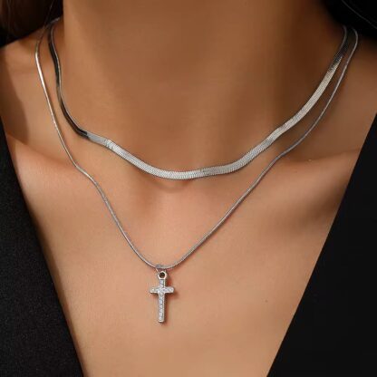 collier acier inoxydable avec croix