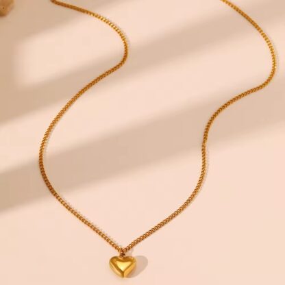 collier en acier inoxydable avec petit coeur