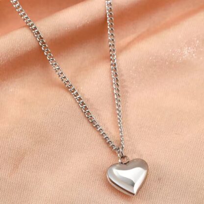 collier en acier inoxydable avec petit coeur